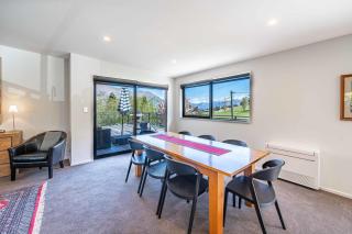 Elevated Mountain Views - Wanaka - 1