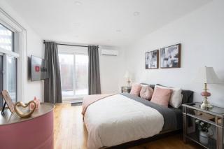 Downtown Luxe: Metro, King Bed, Parking, Sleeps 6 - Montréal - 7