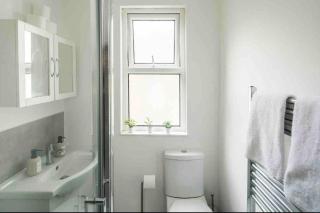 Pleasant 4 bed house with x6 beds in heart of Croydon !! - Photo ID Required - Croydon - 3