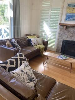 Apollo Bay Oceanview Mountain Retreat, Pet Friendly, EV station, Fireplace - Apollo Bay - 5