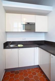 Grey cozy apartment - Prague - 4