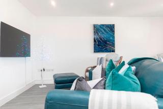 SUNSET SERENITY by BOURNECOAST - A Perfectly Positioned Apartment Very Close to the Sandy Beaches - FM8496 - 2