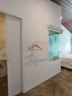 Mr Black & Ms White -Self Check in accommodation - Pom Prap - 4