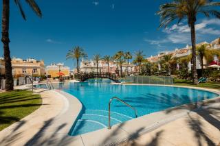 Holiday Home next to the beach, with private terrace, BBQ and incredible sea-view solarium - Marbella - 6
