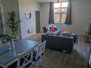 Large 2 Bedroom Apartment - Central Peterborough - Peterborough - 0