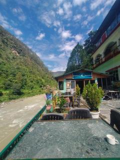Pahadibucks Hotel and cafe - Gangnāni - 3