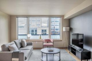 Queen Anne 1br w gym wd nr Space Needle SEA-579 - 0