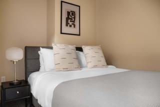 Queen Anne 1br w gym wd nr Space Needle SEA-579 - 2