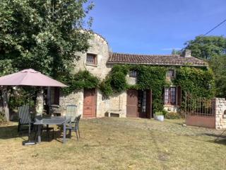 Traditional Charentais cottage in countryside 25 minutes from Royan - Balanzac - 6