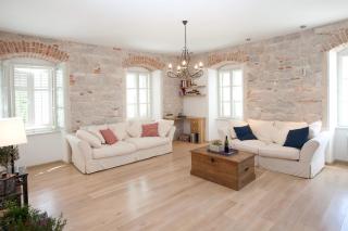Stylish Theatre Apartments - Split - 8