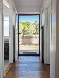 2B2B Family House 10 min drive to CBD w Parking - 8