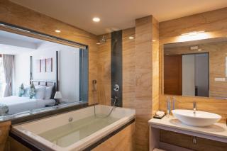 StayVista at Sapphire Sands with Pvt Pool & Jacuzzi - Siolim - 6