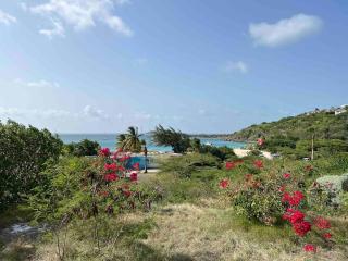 Friar's beach - Luxurious unit by the beach - 2