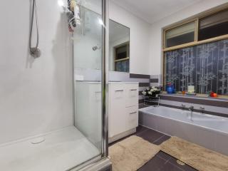 Entire House with 4 bedrooms Fully Air Conditioned - Perth - 8