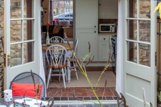 Cosy Cotswolds cottage with strong WiFi and self check in service - - 8