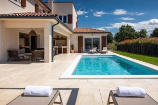Modern villa Blagdan with pool in Porec - Nova Vas - 9