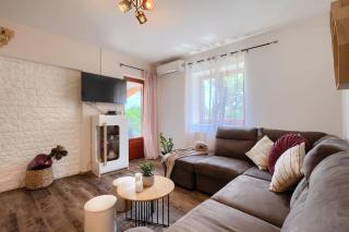 Villa Benjamin with pool and jacuzzi in Tinjan - Tinjan - 5