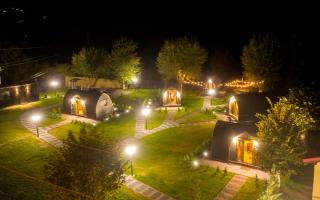 Glamp In Style Pods Resort - Bran - 5