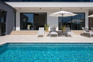 Modern villa Blanka with pool and grill in Tinjan - Kringa - 7