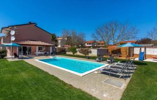 Activity villa Perhat with pool in Visnjan - Prhati - 0