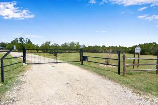 Hill Country Farmhouse - Mount Gainor - 5
