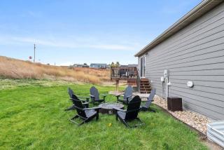 Hill's View Retreat on the Edge of the Prairie - 4