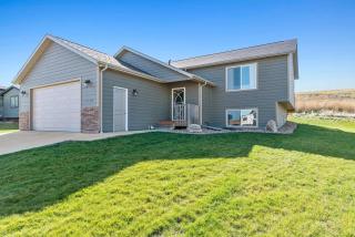 Hill's View Retreat on the Edge of the Prairie - 3