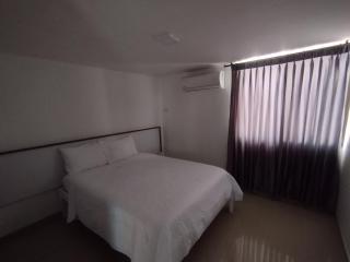 Riohacha III apartamento comodo y seguro perfectos para trabajar o vacacionar con balcón FRENTE AL MALECON - Ríohacha - 3