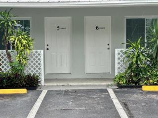Conty's Motel - 7