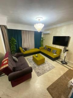 3 bed rooms apartment in Elmohandesen - Kairo - 5