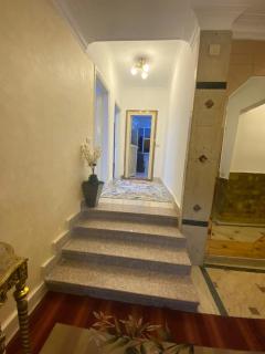 3 bed rooms apartment in Elmohandesen - Kairo - 4