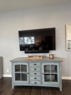 Heart of Corona Del Mar 2 Bed 2 bath gem HUGE Patio and Front yard - Newport Beach - 2