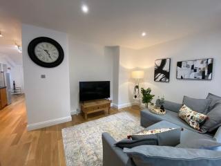 Fantastic Spacious Garden Flat with Own Private Entrance - Londen - 6