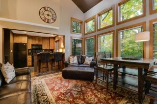 780 Combined Upper and Lower Disciples Village Condo - Boyne Falls - 5