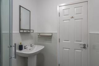 Beautiful Ground Floor Apartment - Perth - 1