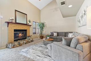 Spacious Home w/Pool Near Campus - Turlock - 7
