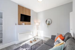 Beautiful Ground Floor Apartment - Perth - 6