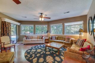 Spacious Southaven Home on 8 Acres with Private Pool - Southaven - 7