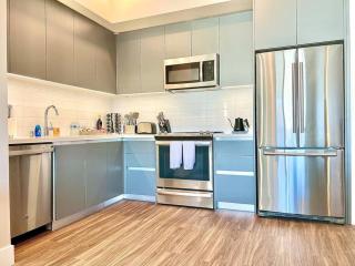Designer Hollywood Penthouse with Private Balcony on Sunset - Los Angeles - 6