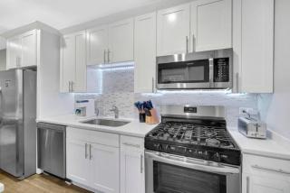 Spacious Haven 8-Min to Chicago Sleeps 10 - 1