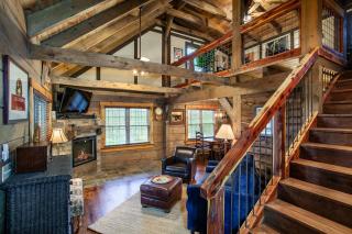 Smokies Hideaway View Hot Tub Games Fireplace - 3