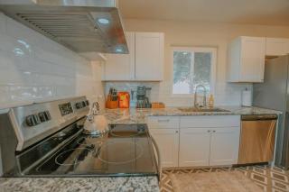 Casa Urbana-2BD-2BTH-Hot Tub-Pet Friendly-No Pet Fees! - Albuquerque - 4