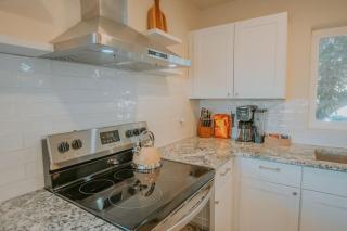 Casa Urbana-2BD-2BTH-Hot Tub-Pet Friendly-No Pet Fees! - Albuquerque - 2