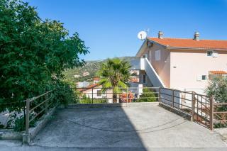 Family friendly apartments with a swimming pool Seget Vranjica, Trogir - 14409 - Seget Donji - 1