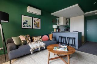 Evergreen Oasis - Poolside Living on Stanley Street - 4