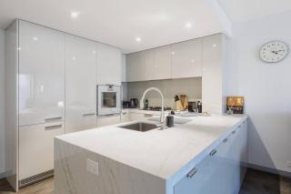 The Haven at Victoria Harbour with Parking and Patio - Melbourne - 6