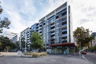 The Haven at Victoria Harbour with Parking and Patio - Melbourne - 5