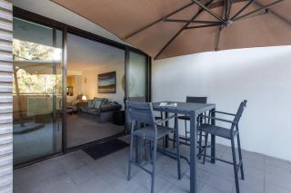 The Haven at Victoria Harbour with Parking and Patio - Melbourne - 3