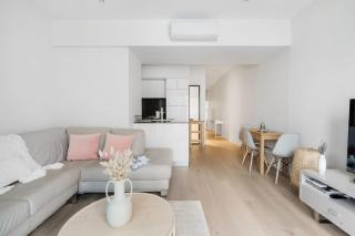 Refined City Pad in Central Melbourne with Pool - Melbourne - 0