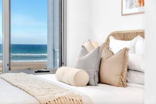 'Moana Wave' A Marvellous Beachfront Residence - 1